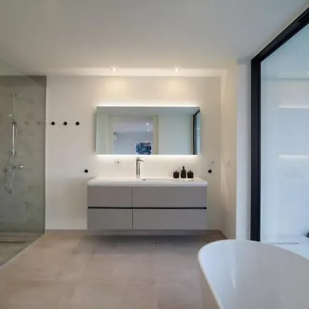 Aqualeo Вілла Адехе